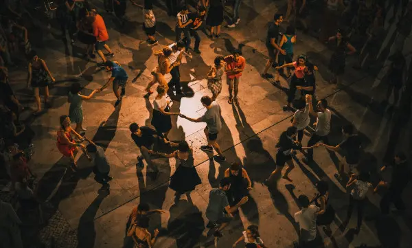 Bailes sociales rock y latinos